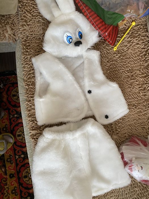 Костю зайчик 110 см