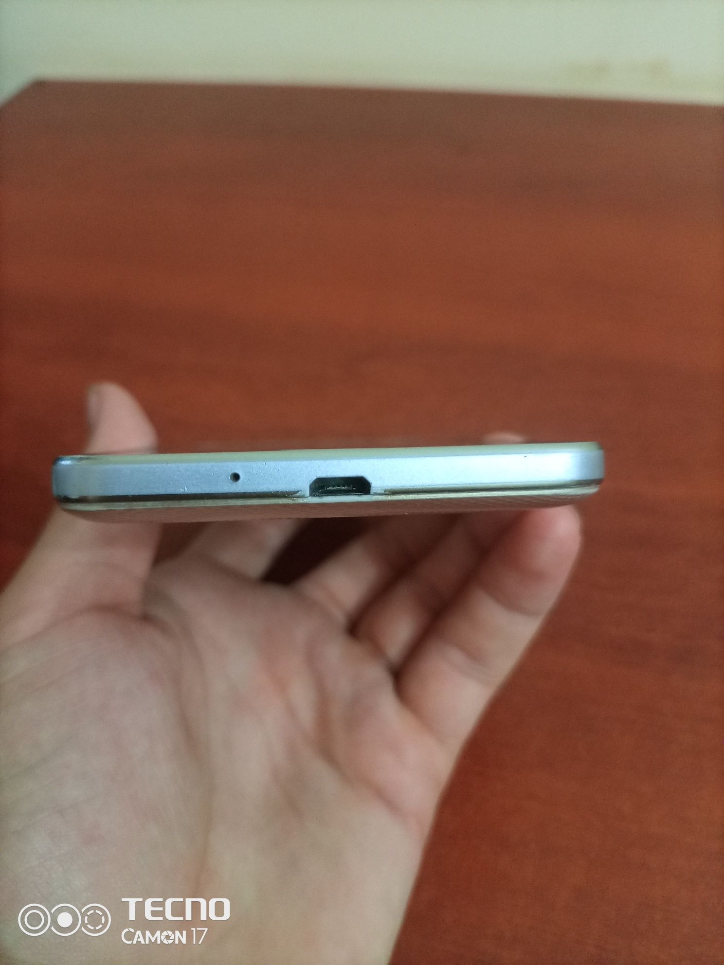 Samsung J2 Prime Srochno sotiladi