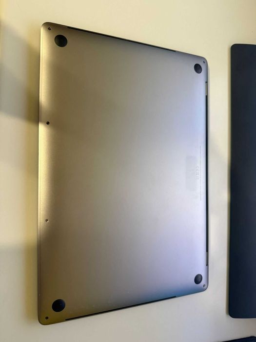 MacBook Pro 16 Touchbar 2019 i7 16GB RAM 512GB SSD Radeon PRO 4GB