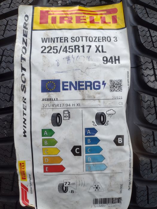 Нови 2бр.225/45/17 Pirelli WS3 dot3821