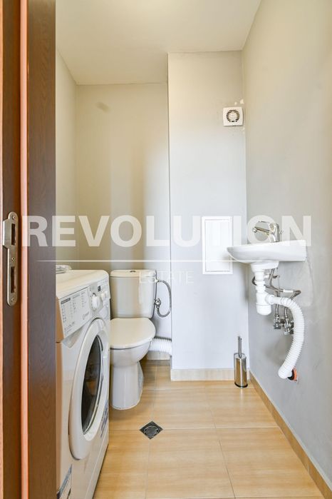 Тристаен апартамент в ж.к. Дружба 1 .