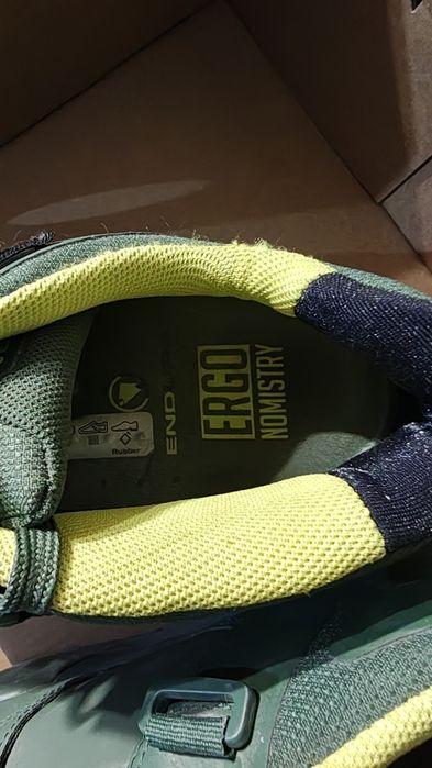 Обувки endura 42(отговарят на 41.5)