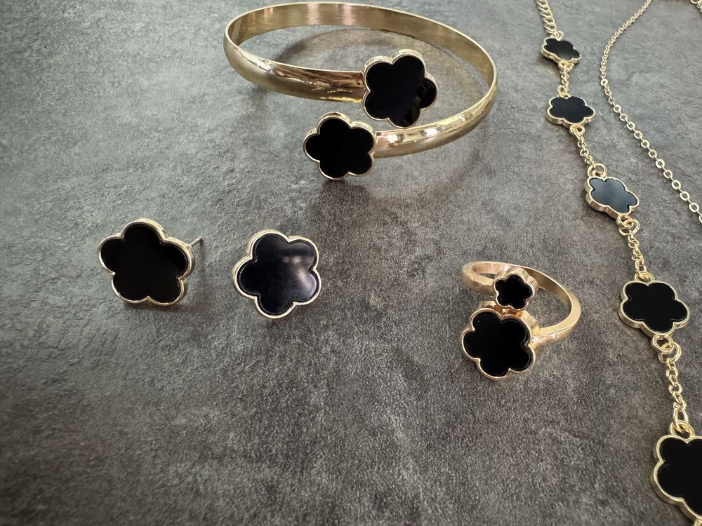Сет от 5 бр. Дамски Бижута с Черни и Бели Детелини в Стил „Van Cleef“