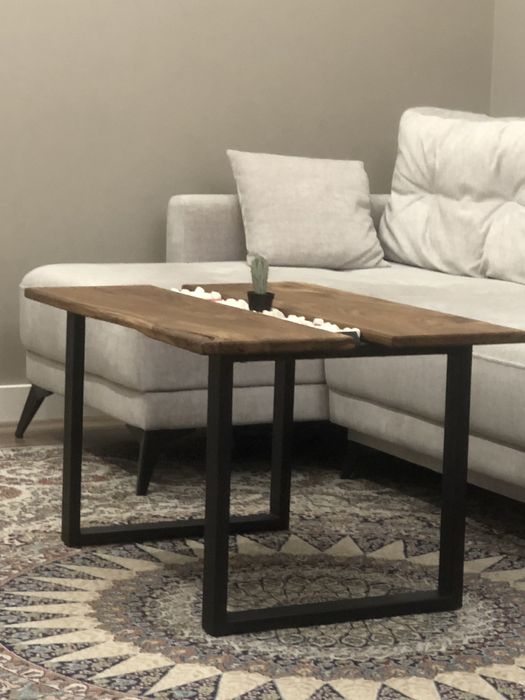 Стол журнальный. Ручная работа. Карагач