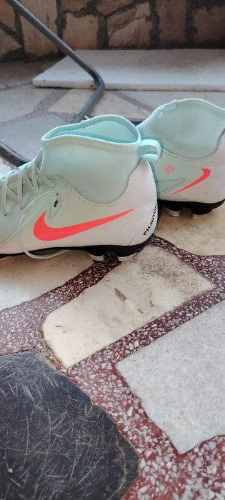 Бутонки Adidas и Nike