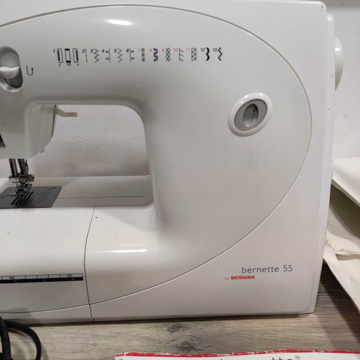 Mașina de cusut Bernette by Bernina Elvetia