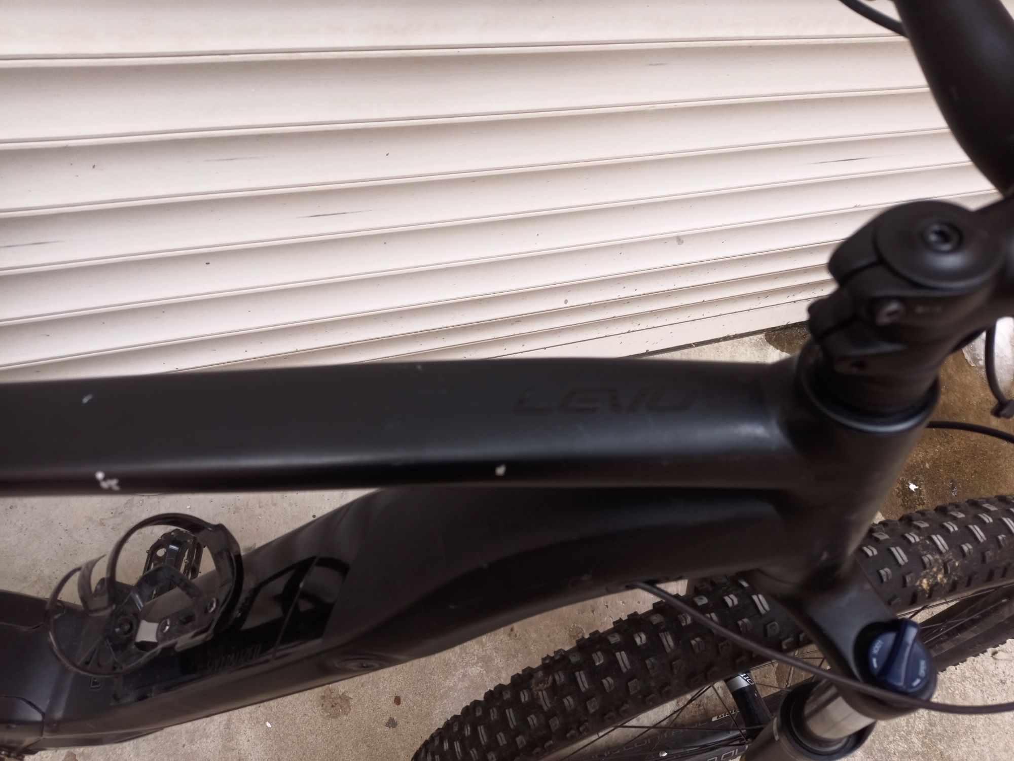 Продавам Specialized levo