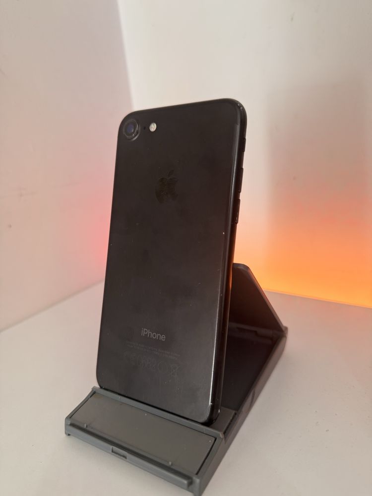 vand iphone 7 128gb