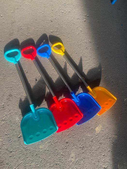 Детская лопата.