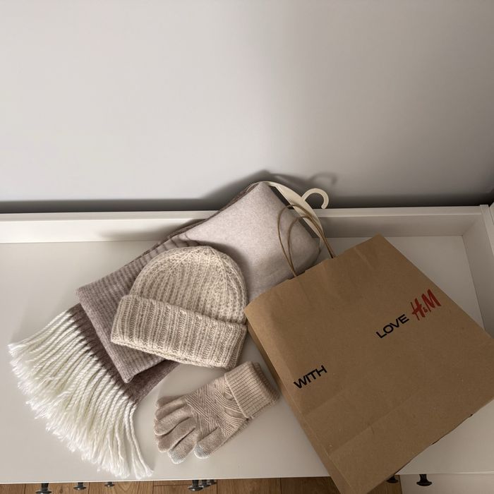 НОВИ! зимен комплект H&M шал, шапка и ръкавици