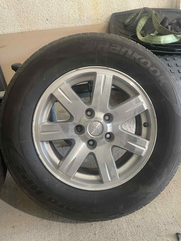Джанти с гуми за Jeep R17 5x127