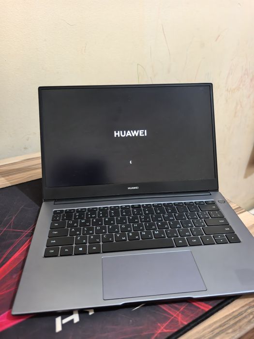 Ультрабук Huawei Core i3-10110