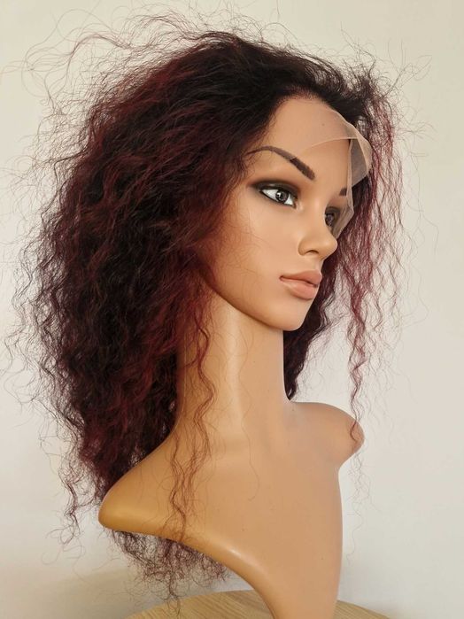 Естествена афро перука къдрава черна с тъмно червени бородо кичури