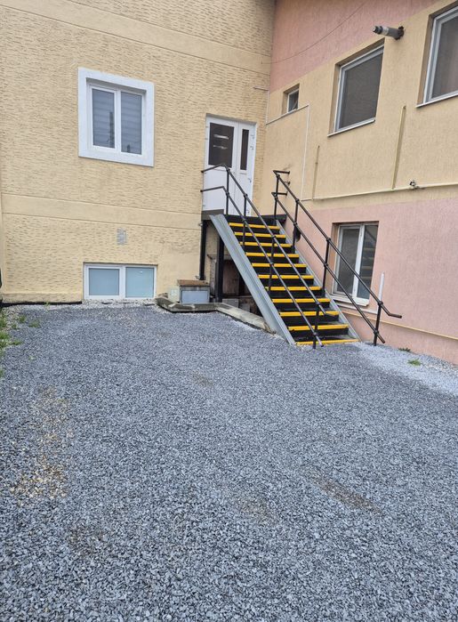 Birou - spatiu comercial  100 m2 la 3 min de centrul Sucevei