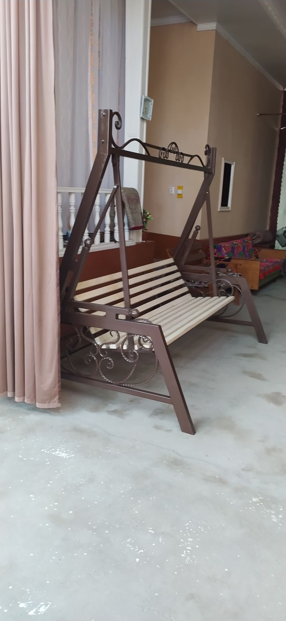 Кровать качалка,Узига хос геометрик дизайнлик.3 кишилик(2200см), подши
