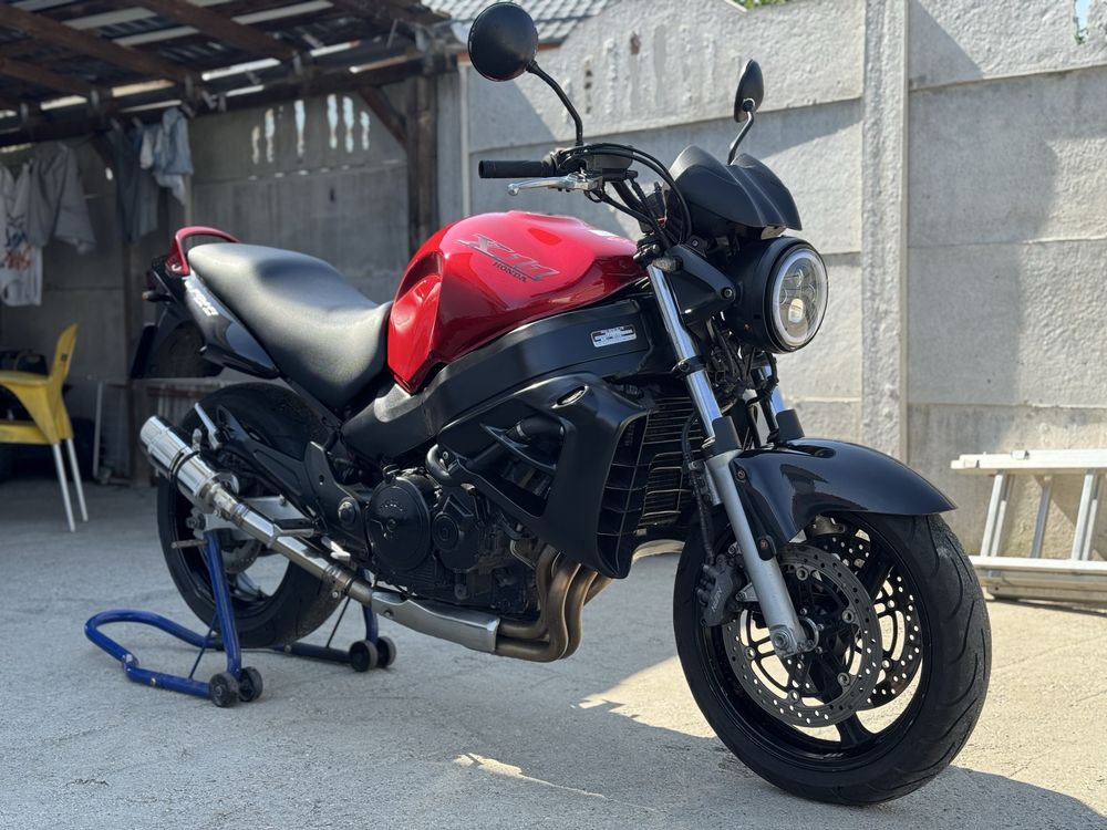 Vand/Schimb HONDA X11