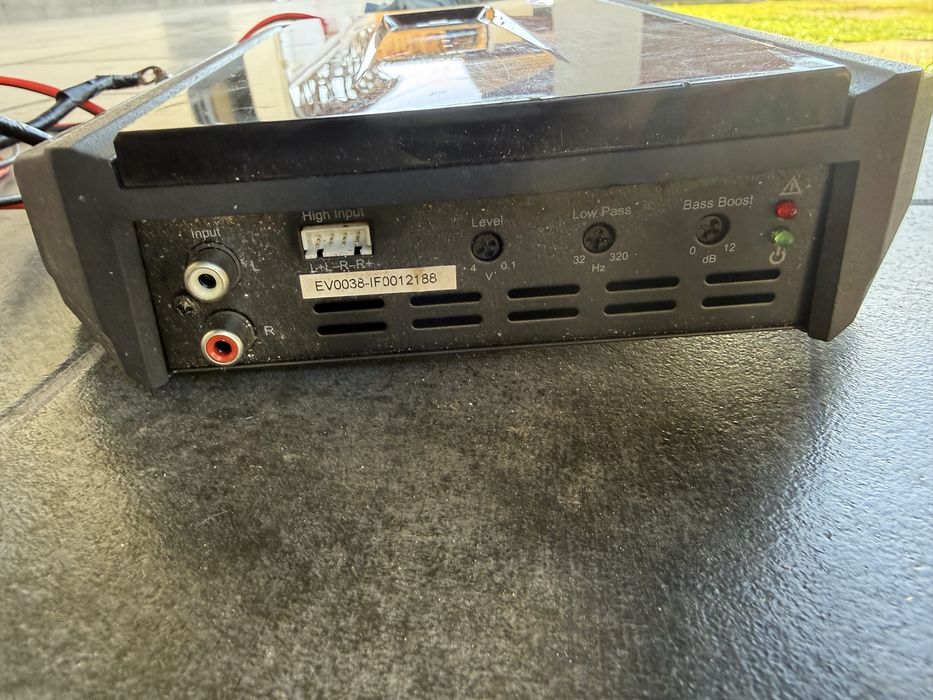 Vând subwoofer JBL 1250W cu amplificator – bass excelent