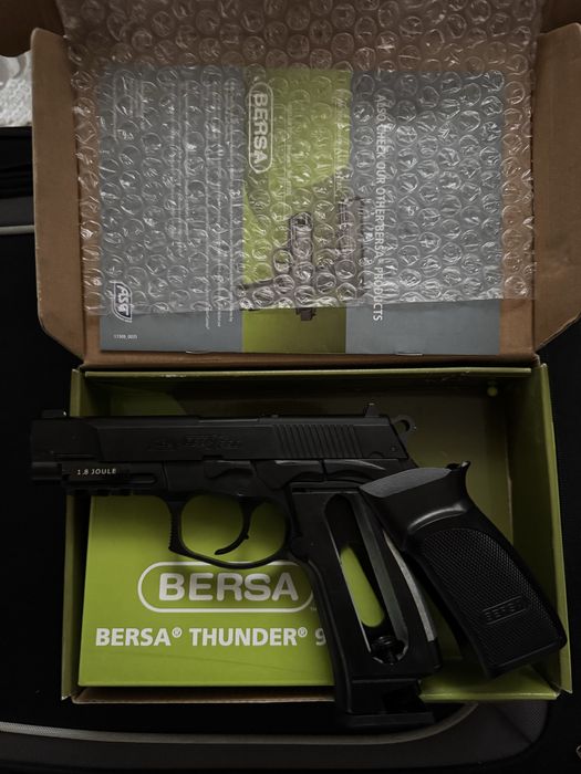 Vand pistol airsoft impecabil