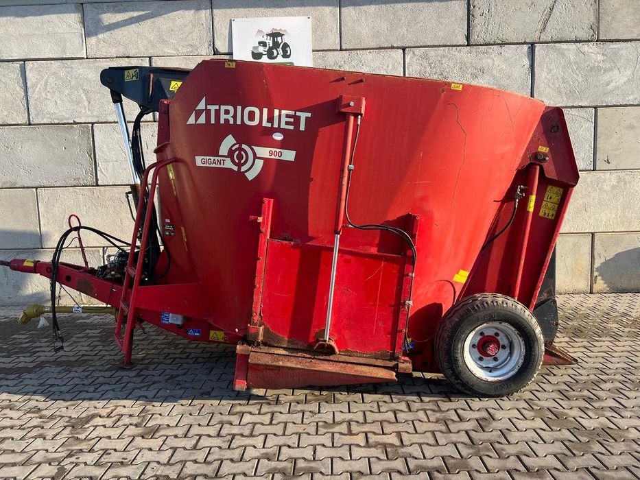 Фуражораздаващо ремарке Trioliet –9 m3 , Самотоварещо се + видео