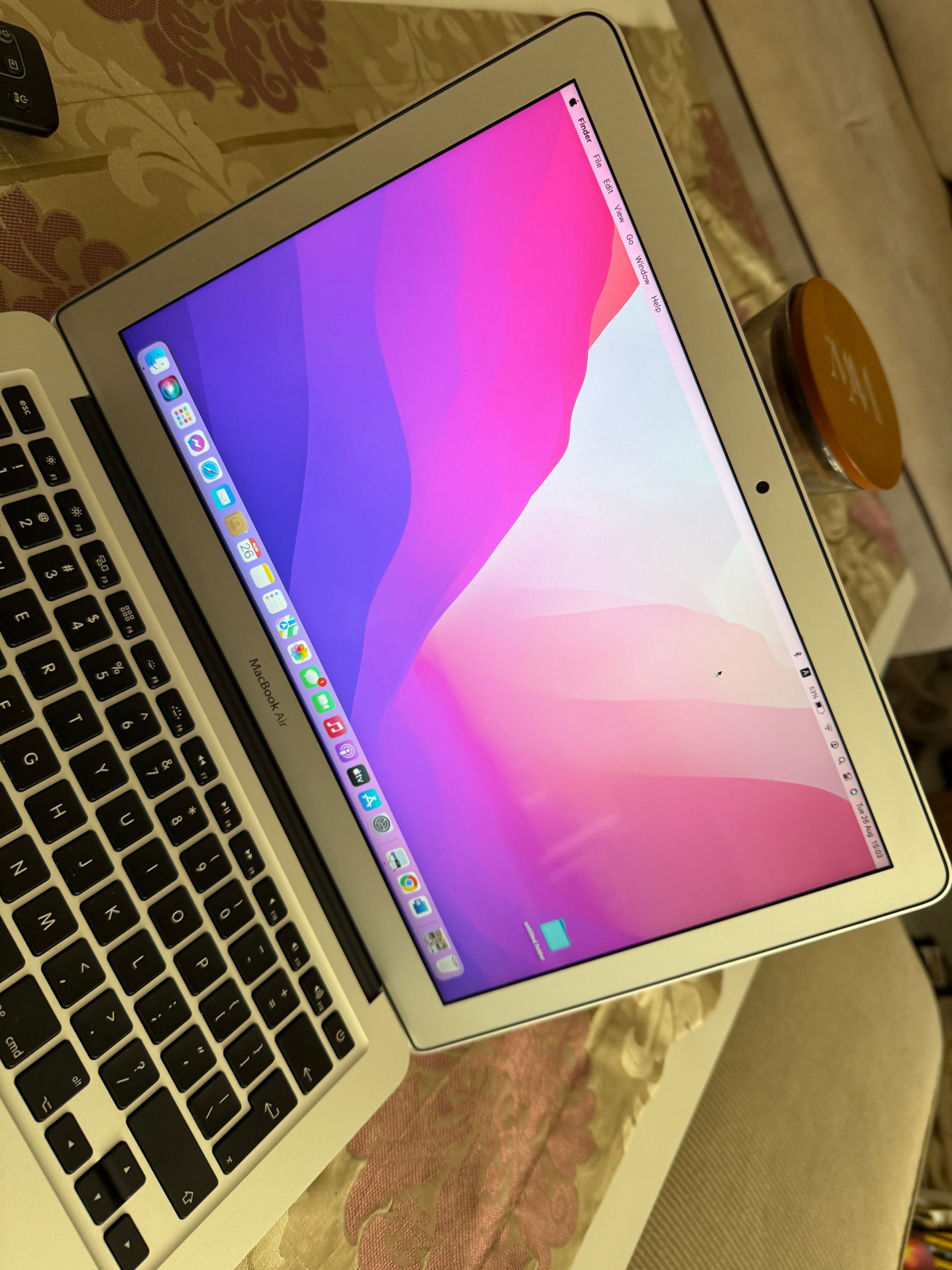 Лаптоп Macbook Air 2015 13 inch 8gb/256gb - пълен комплект