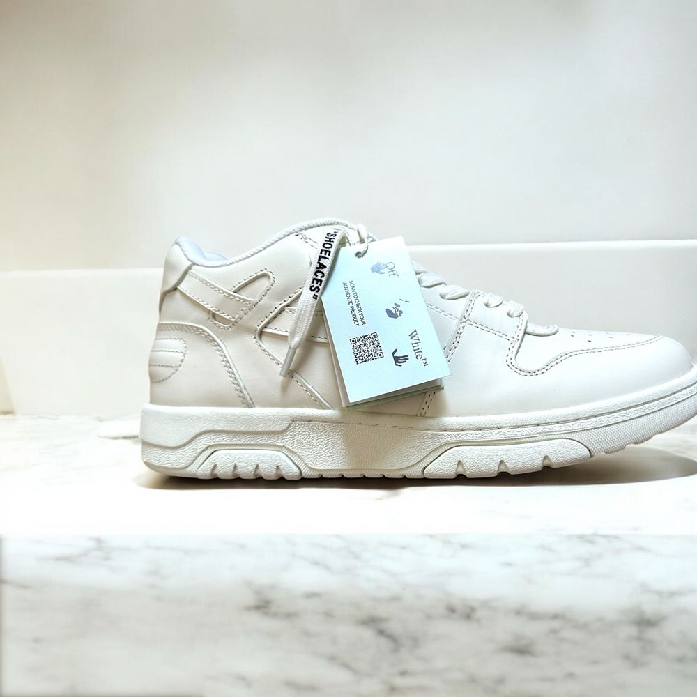 Обувки OFF-WHITE чисто нови