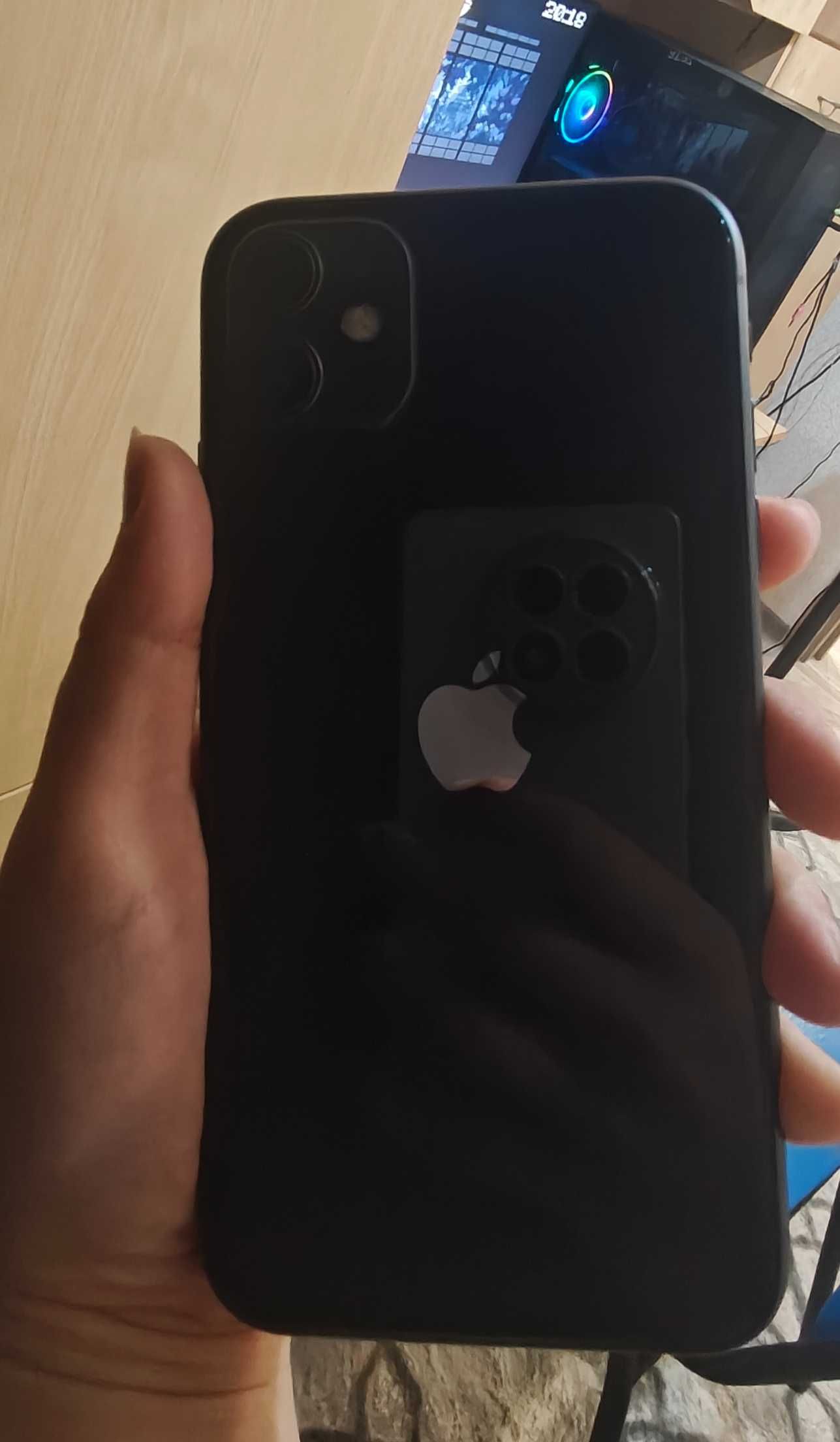 Продаю iPhone 11