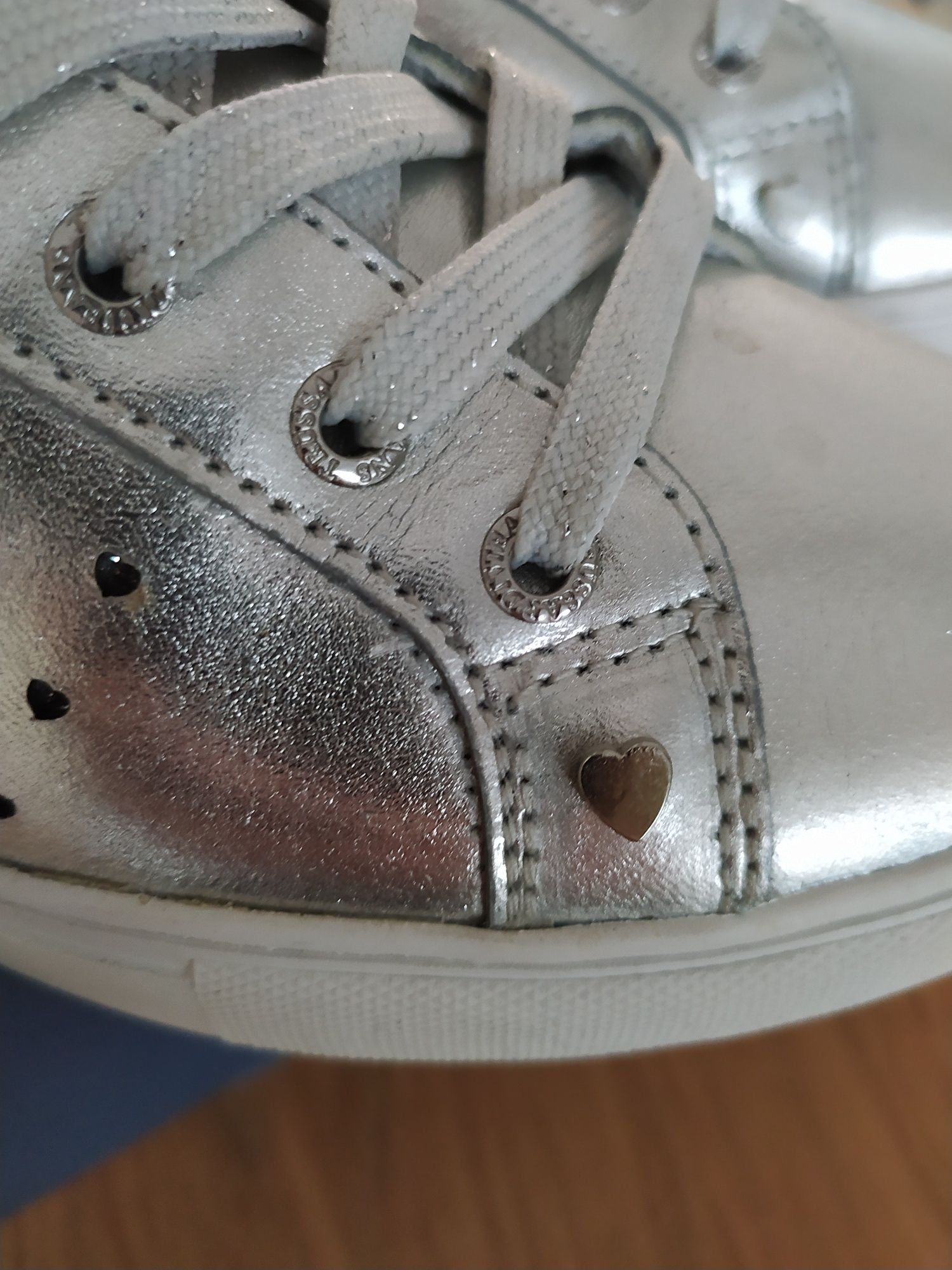 Trussardi, Steve Madden, Paul Green