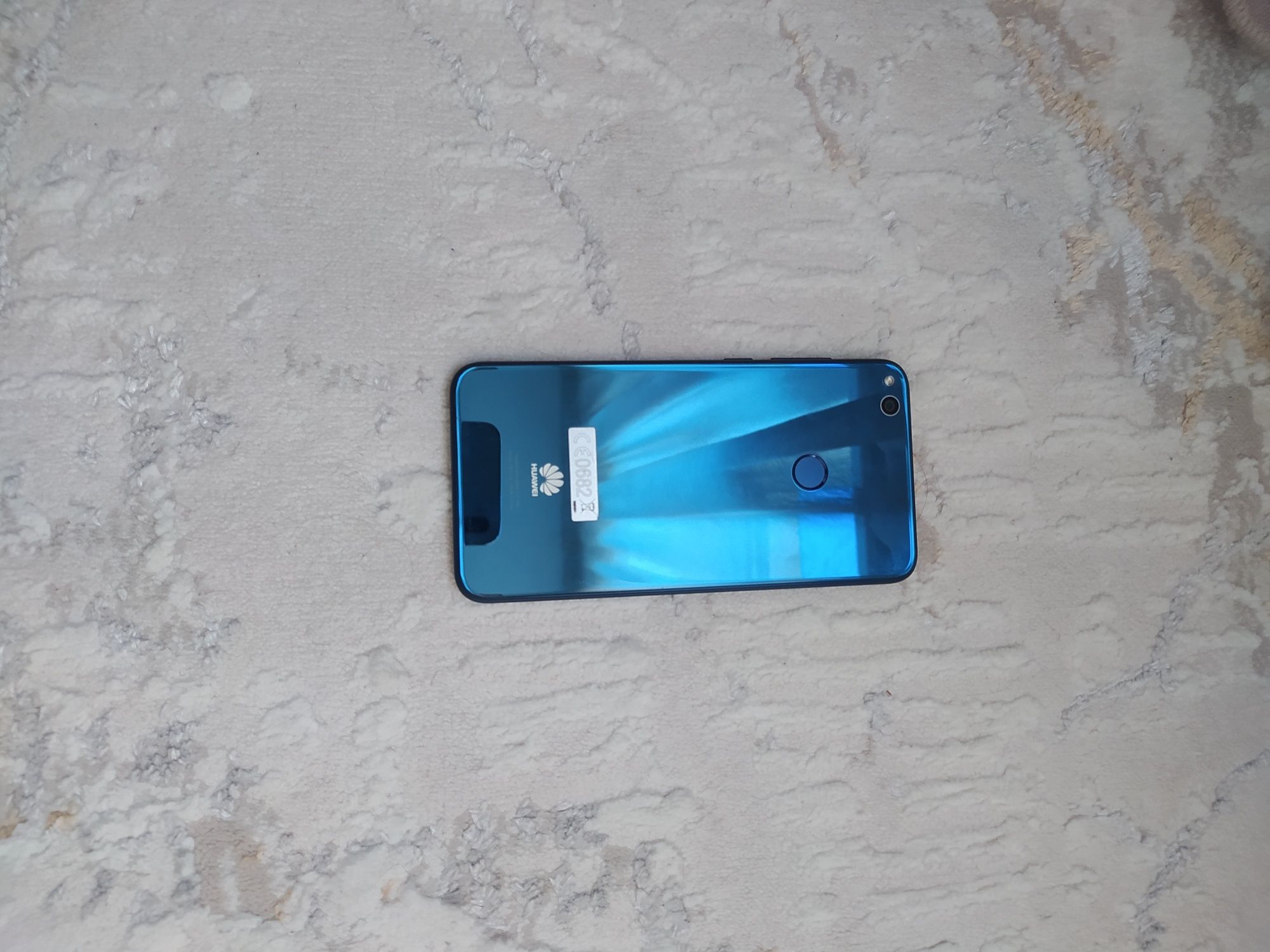 Huawei андроид, отличный.