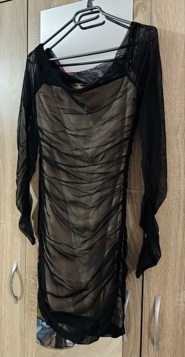 Чисто нова рокля по тялото