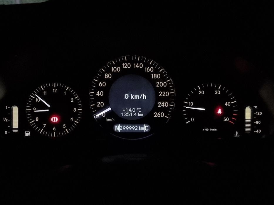 Mercedes E200 W211
