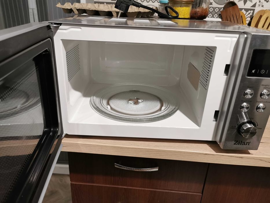 Cuptor microunde Zilan nou