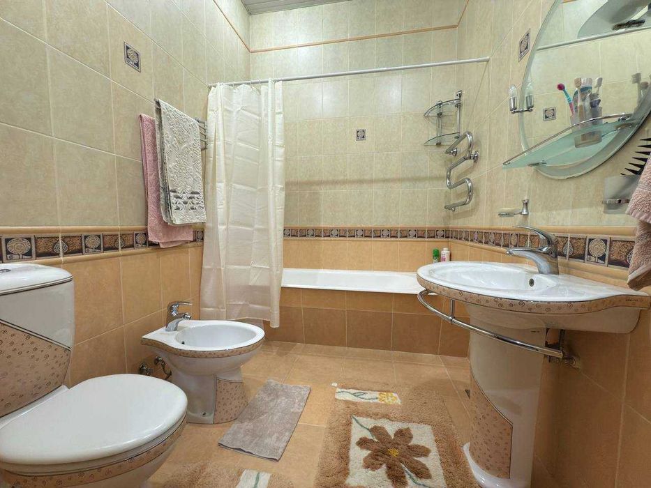 Продается авторский дом с участком Домбрабад SH83