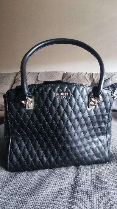 Нова чанта Guess