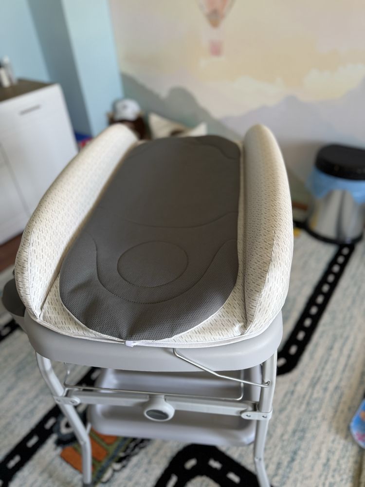 Cadita cu masa de infasat Chicco , 0luni+