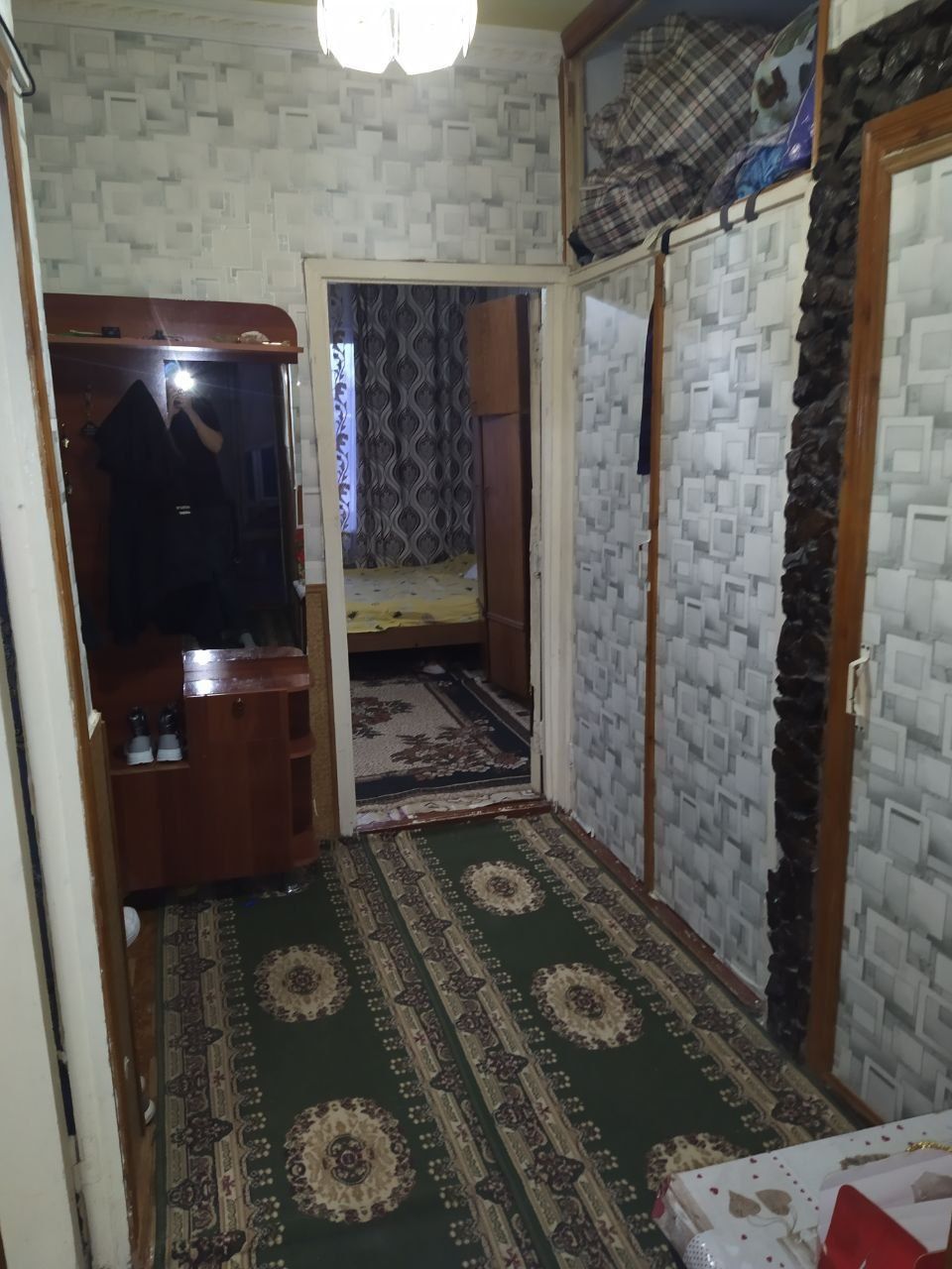 2 xonaliy kvartiyra sotiladi