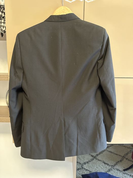 Vând costum bărbați