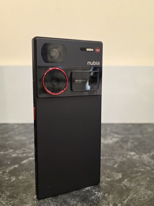 Продаю телефон Nubia Z60 Ultra 16/512 Gb