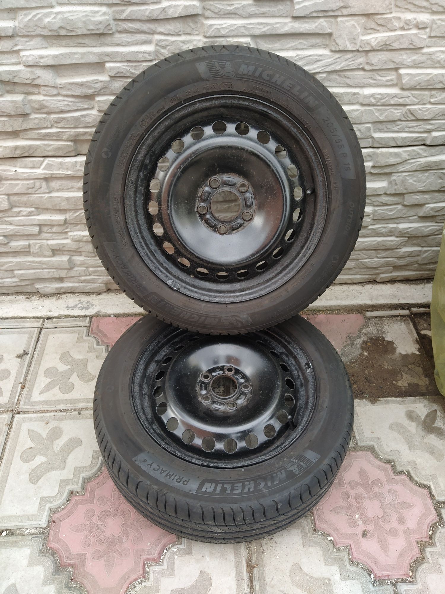 4 Jante tabla originale cu cauciucuri de vara ford