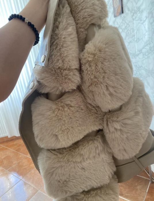 Vand geaca din blana naturala de vulpe