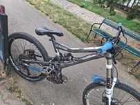 Vand bicicleta  downhill