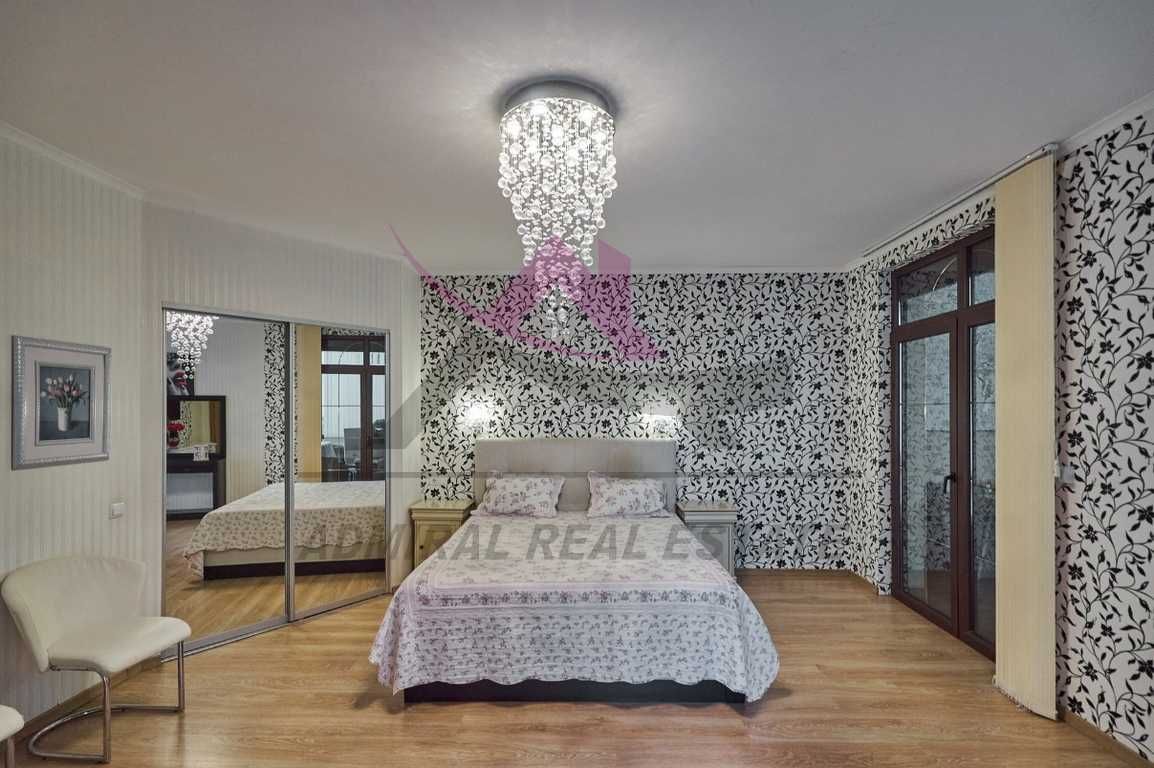 Продава се Тристаен апартамент в Варна, Бриз - 133 кв.м за 2211 €/кв.м - Снимка #2
