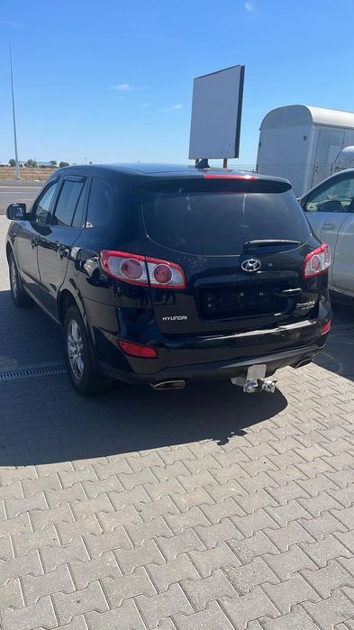 Dezmembram Hyundai Santa Fe 2.2 diesel din 2011