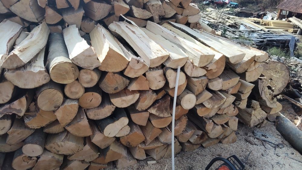 Vând lemn pentru foc de fag crăpate !