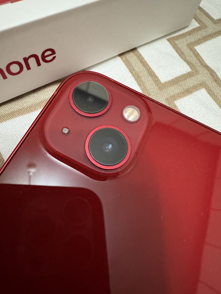 КАТО НОВ iPhone 13 128GB (Product)RED от iStyle 87% батерия