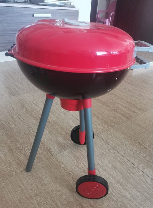 Щанд магазин с везна и барбекю