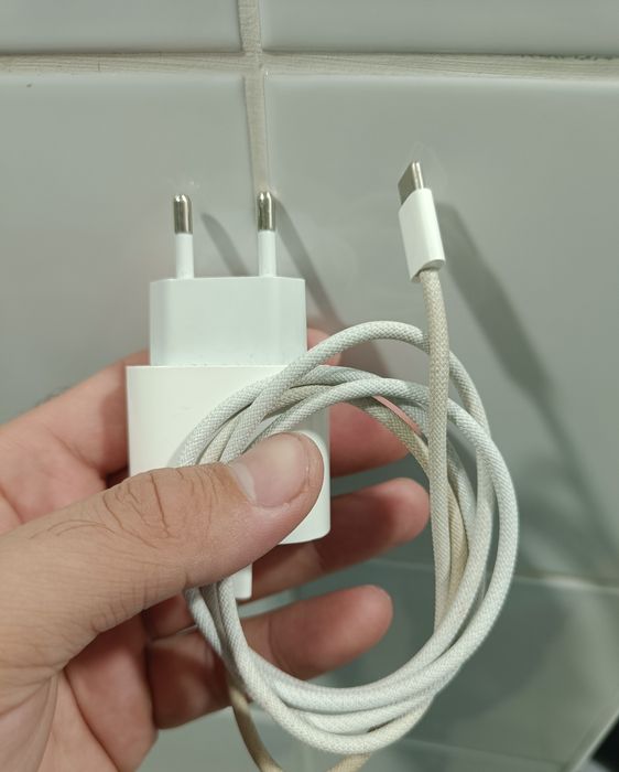 Оригинальное зарядное устройство Apple 20w  type c  кабелем