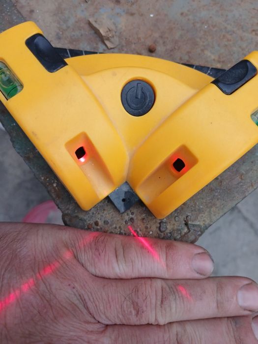 Лазерный угольник