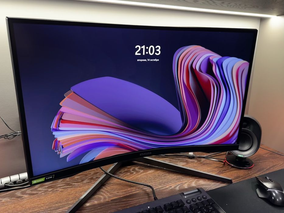 Samsung Odyssey G7 27 240гц 2К