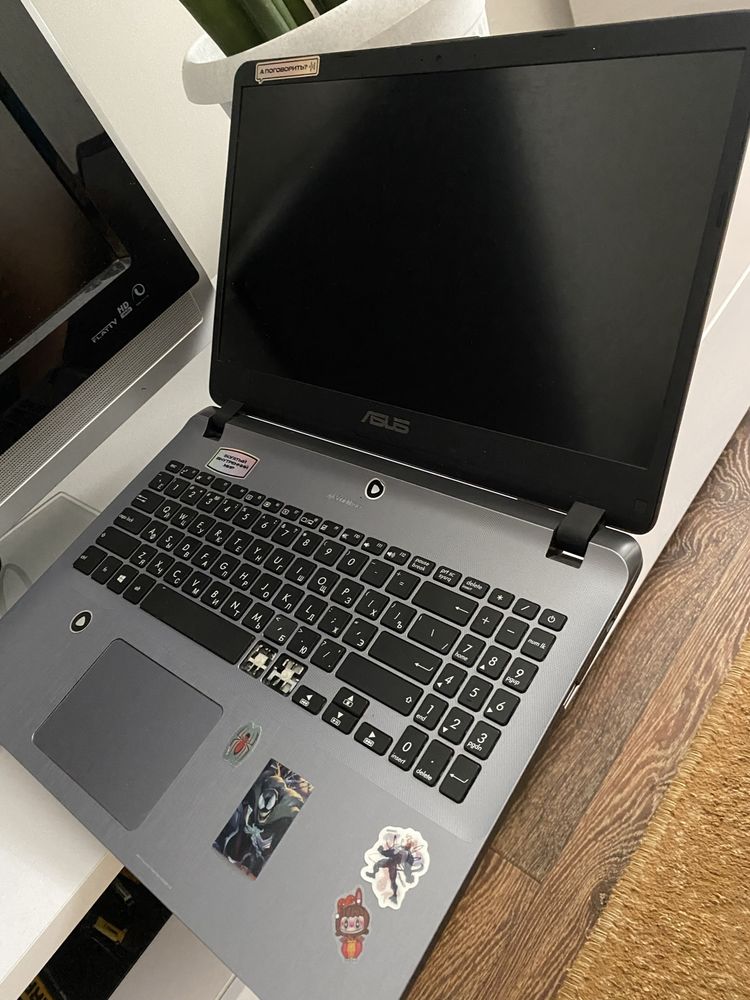 Ноутбук Asus