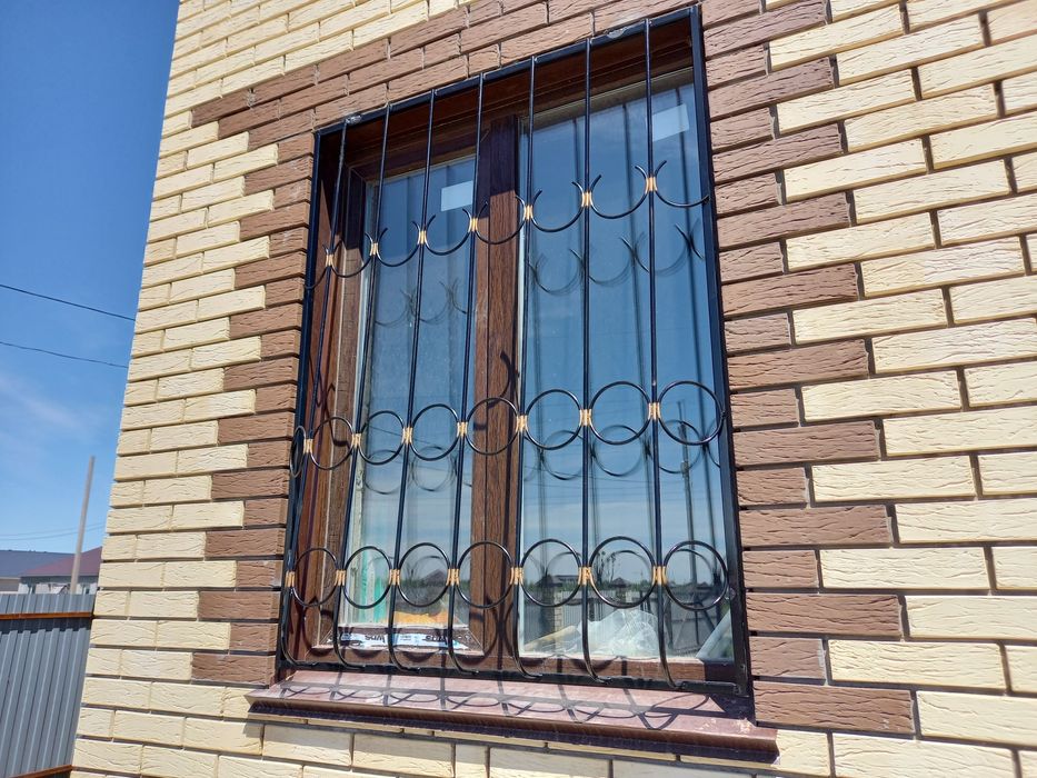 Решотки на окна.